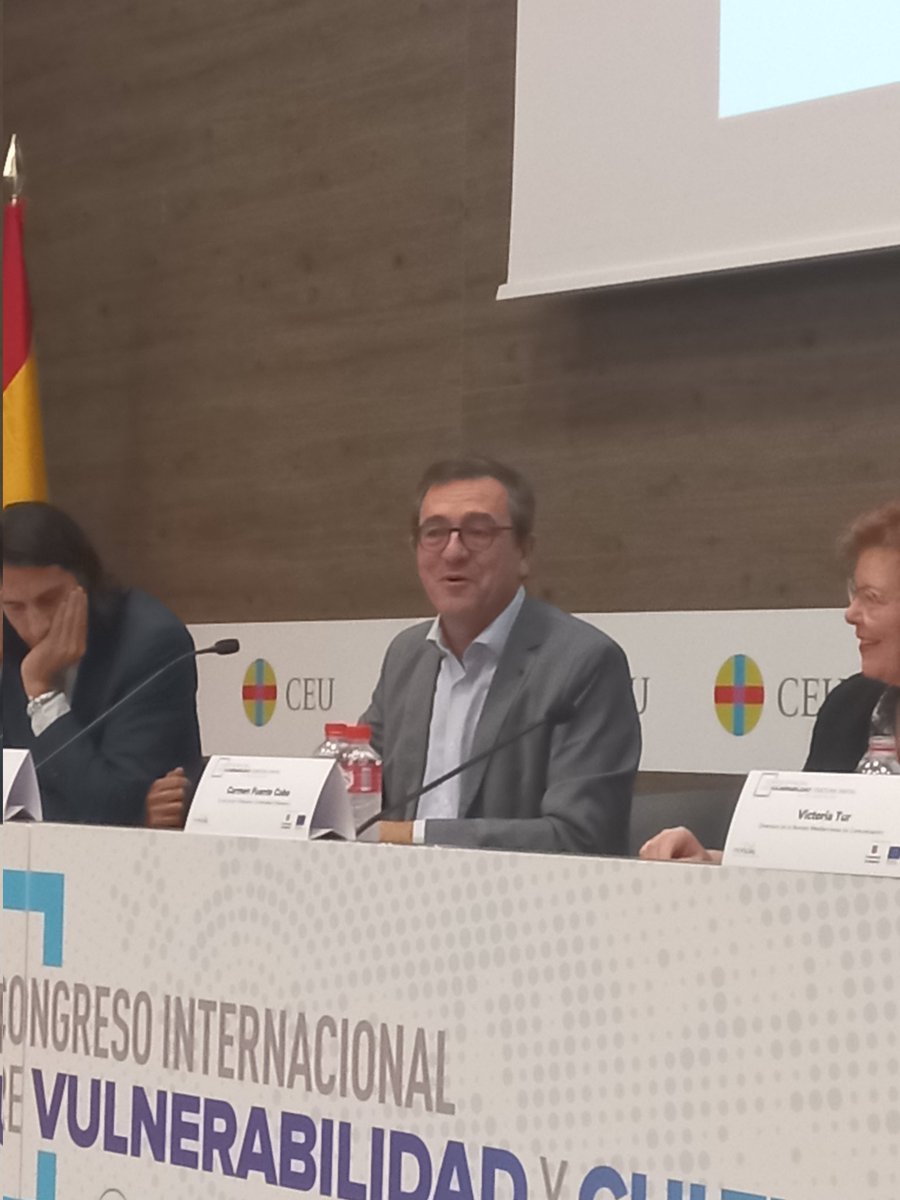 provuldigital's tweet photo. Ignacio Aguaded, @aguaded. Catedrático de la Universidad de Huelva. Director de @Rev_Comunicar.

"La calidad de una publicación pasa por la transparencia, el código ético, los tiempos y la atención al lector, autor y revisor."

#Provuldig2 https://t.co/wztC4avwyD