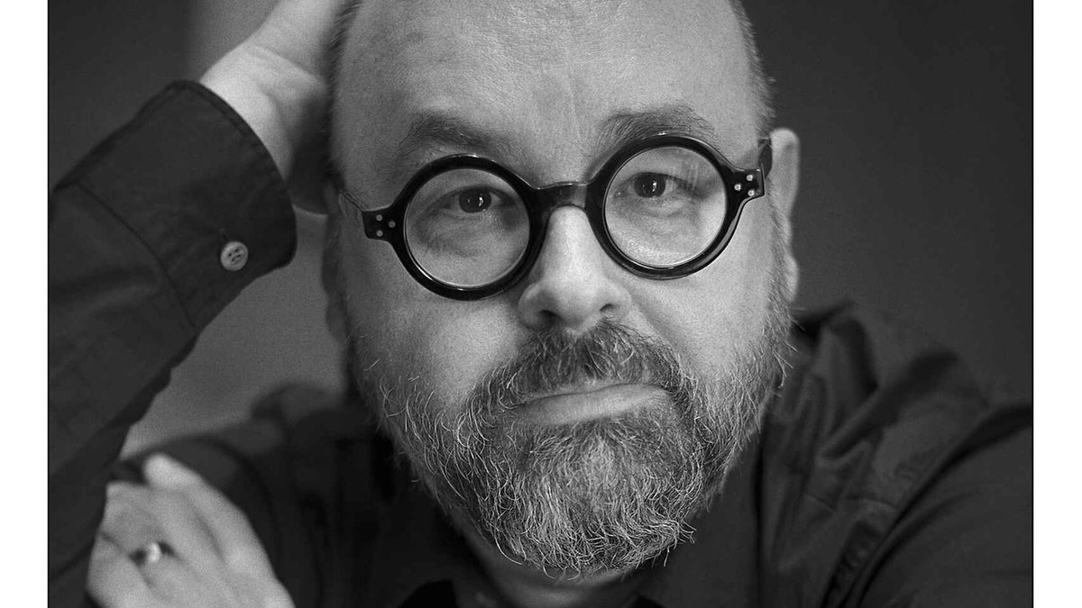 «¿Sabe lo mejor de los corazones rotos? Que sólo pueden romperse de verdad una vez. Lo demás son rasguños».

Carlos Ruiz Zafón

#BuenosDías #FelizJueves