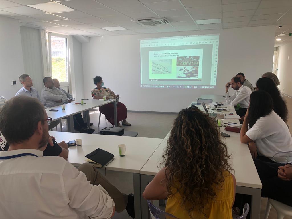 Petit-déjeuner thématique spécial "#FinanceVerte / #ESG", en partenariat avec <a href="/BNPParibas/">BNP Paribas Group</a>, avec notre #Ambassadrice à l'île de la Réunion : <a href="/AnneLaureMorel1/">Anne-Laure Morel</a>, Présidente Fondatrice de <a href="/Torskal_Nano/">Torskal Nanoscience</a>.

#Territoires #Finances #Ambassadeur #Economie