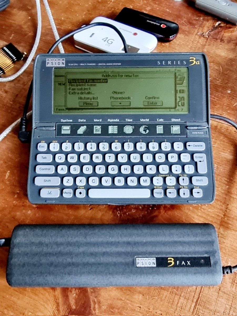 PsionMC400's tweet photo. Faxing like it's 1995! #3Fax #Psion #Series3 #Series3a #RetroComputing #retrocomputer #pda #fax https://t.co/UHf6vPedhF