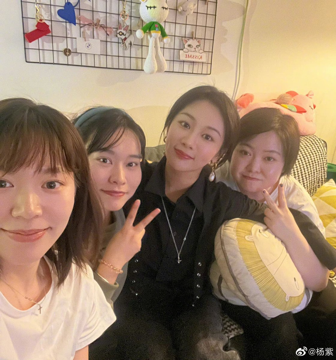 yangzi_official's tweet photo. 放假就是要去姐妹家聚会～ https://t.co/8KdnyGe9T1