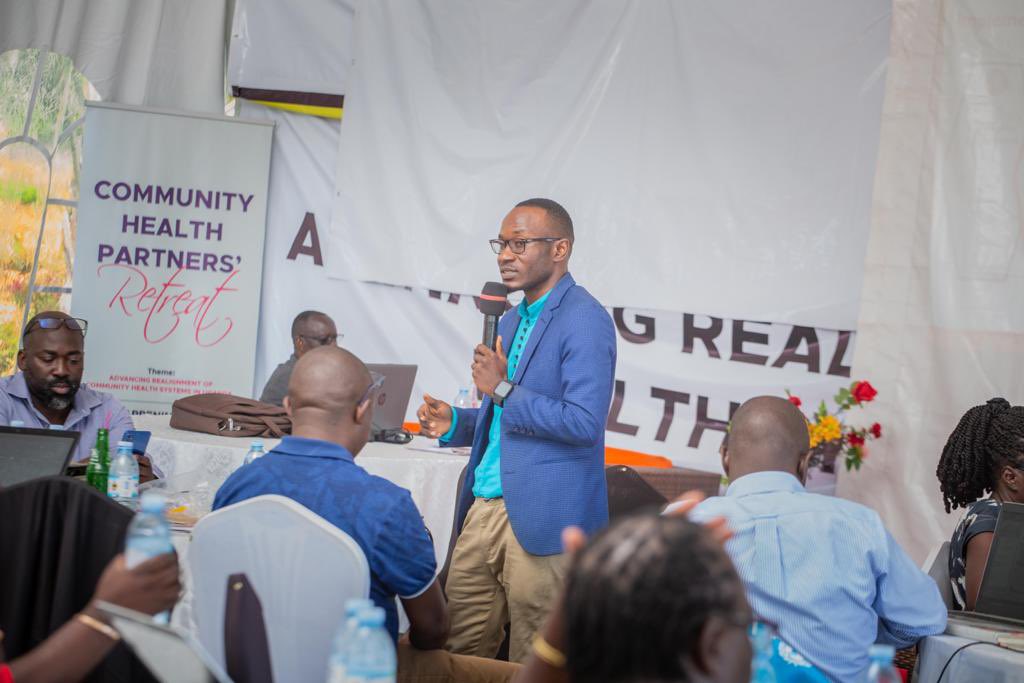 Rita_Arinaitwe's tweet photo. Happening now is the day 5 of the
#CommunityHealthPartnersRetreat
Dr. Ivan Kiwanuka, the senior medical officer-CH presenting THE KALANGALA DECLARATION ON ADVANCING REALIGNMENT OF COMMUNITY HEALTH SYSTEMS IN UGANDA, 7th October 2022. https://t.co/BVFkpyMacE