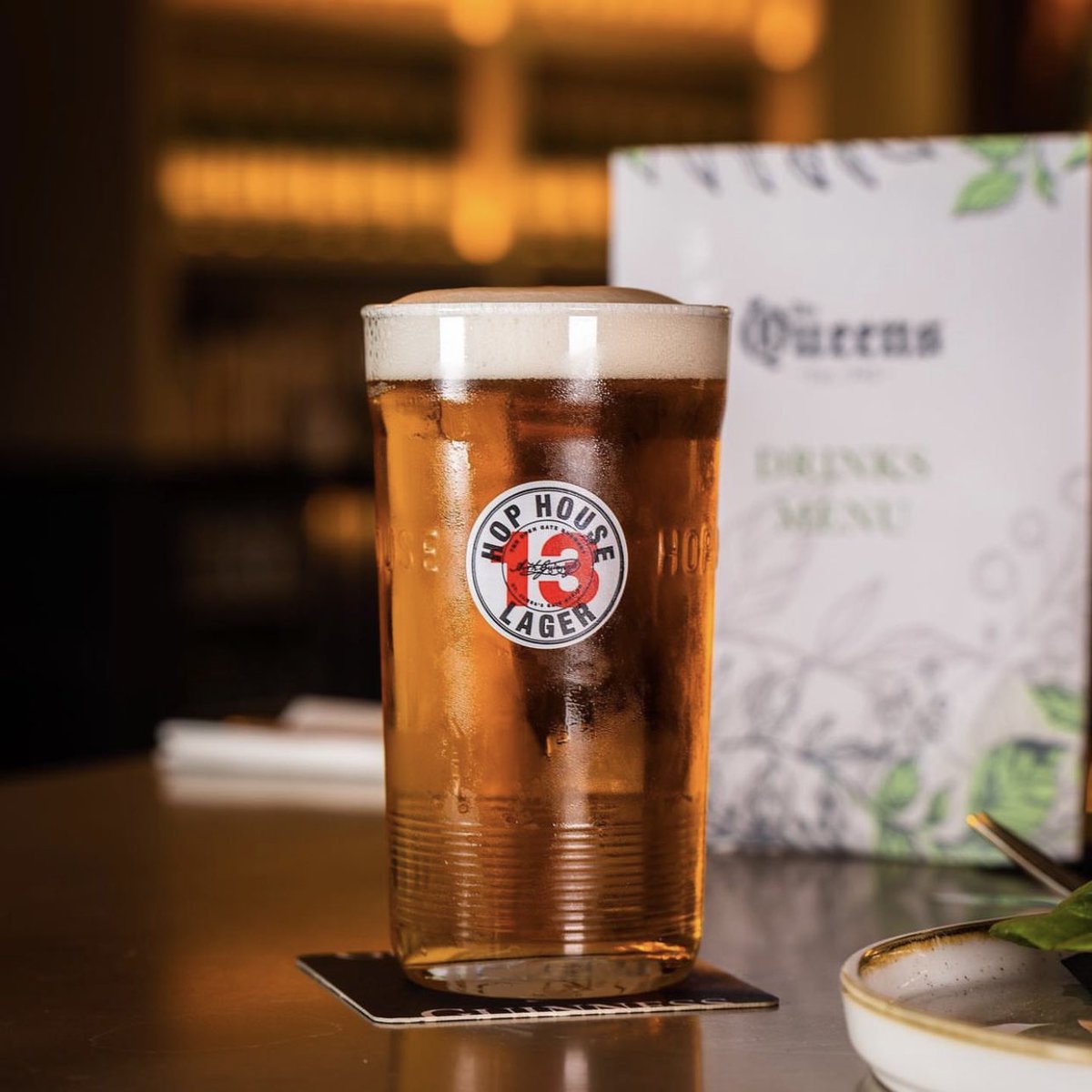 queens_dalkey's tweet photo. Friday Night Drinks in The Queens 👑 Such a beautiful thing 🍺
#ireland #dublin #dublinpub #dalkey #gastrobar #yourlocal #friday #fridaynightpints #thequeensdalkey https://t.co/UEJm8jdULZ