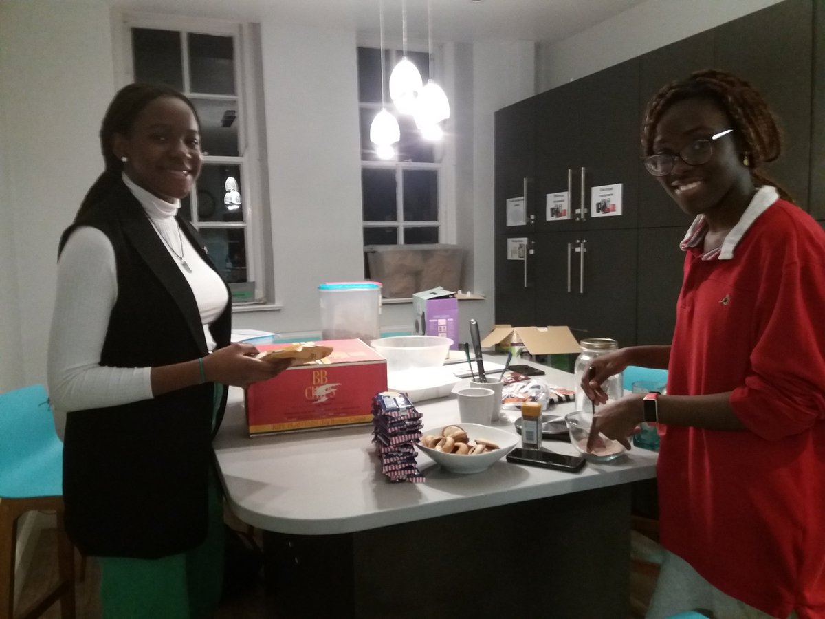 StSwithunsHigh's tweet photo. Last weekend our girls enjoyed plenty of delicious treats and baking. On Saturday, the entire house ate handmade "puff-puffs" and plantain chips to celebrate Nigerian Independence Day. #StSwithunsCelebrates #StSwithunsBoarding #NigerianIndependenceDay https://t.co/Nx4imiiSCx