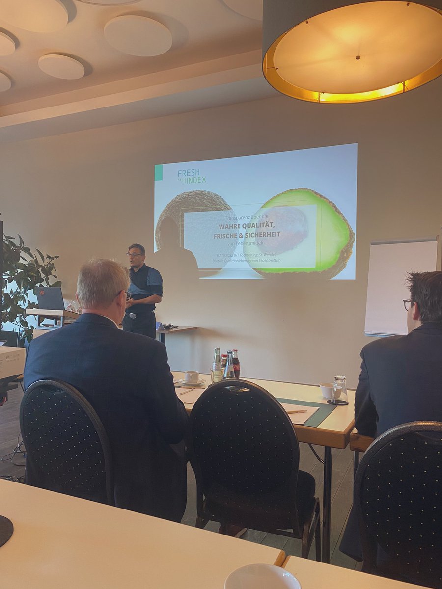 innoretail's tweet photo. Vielen Dank an Dr. Matthias Brunner für seinen Vortrag: „Digitale Qualitätssicherung von frischen Lebensmitteln“ https://t.co/7oKPVVjUyr