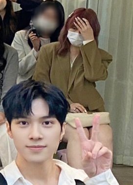 ot6/ot22 here's your sas@aeng bestie at today's wayv event 🤡
