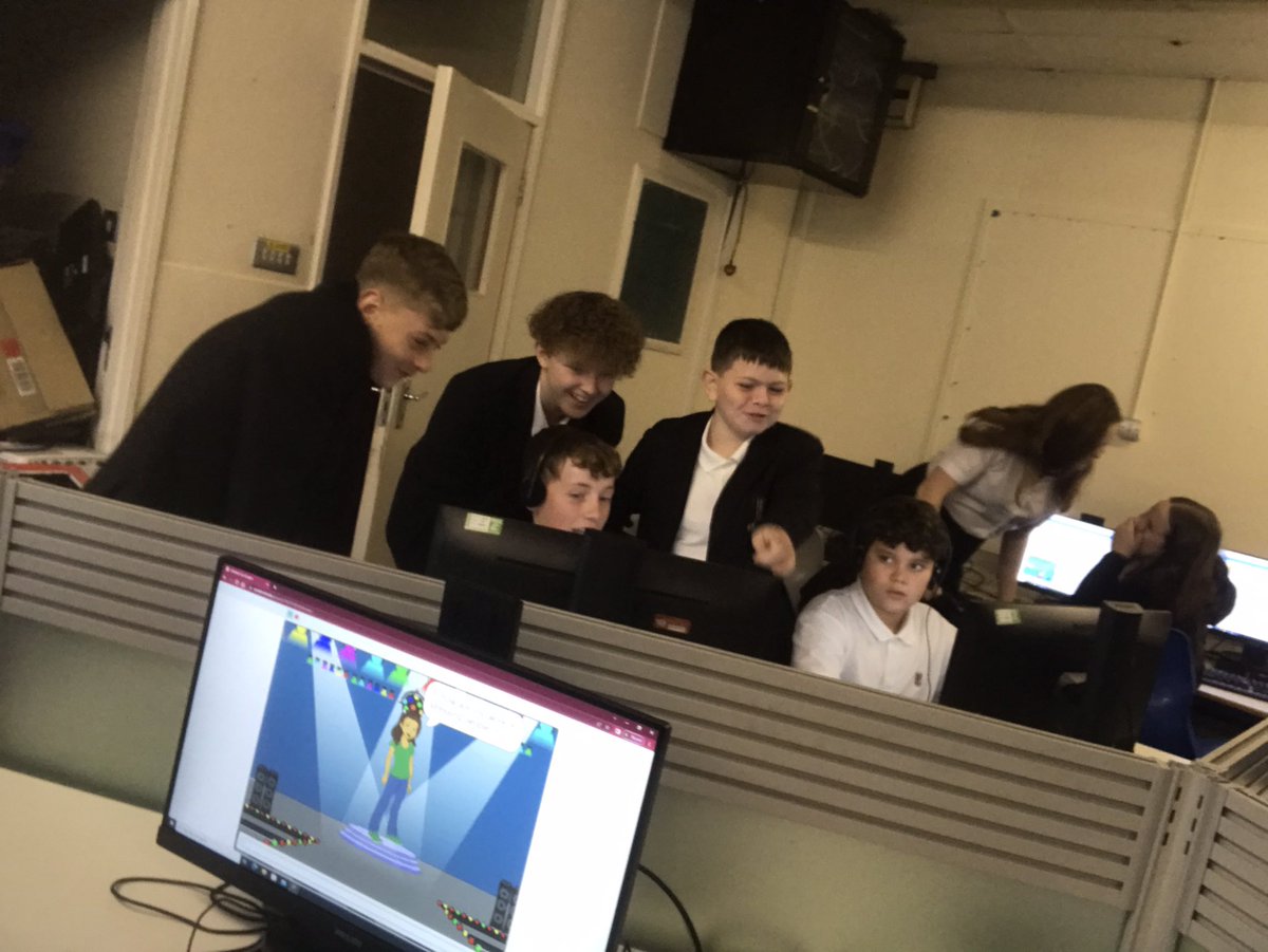 MrHorne_CS's tweet photo. 8N loving #coding and #cybersecurite this morning #BCA #happylearners https://t.co/1Rsn2P87gv