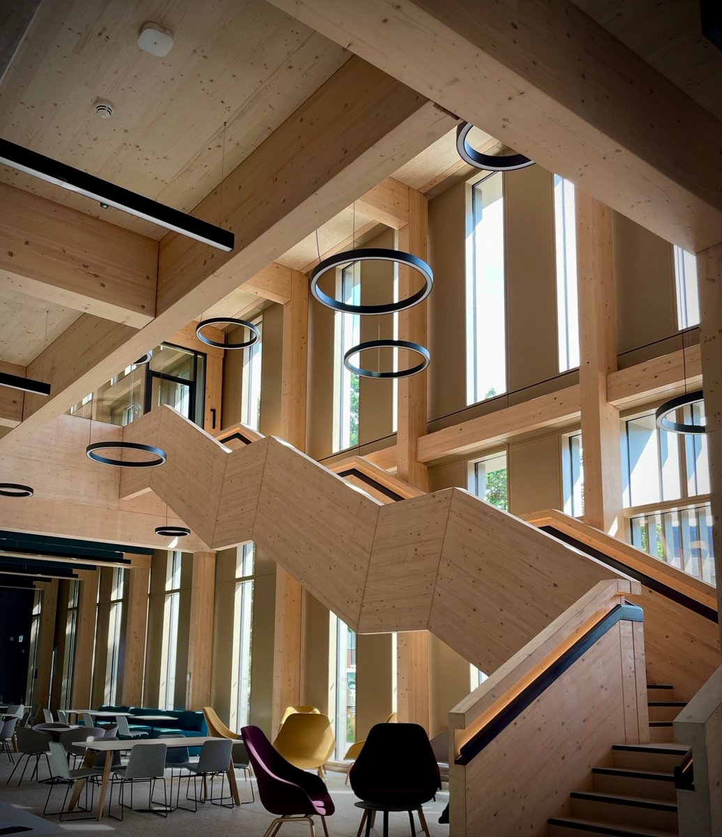 warwickmed's tweet photo. 🕙24 hrs to go until our undergraduate open day - come along, check out our gorgeous campus 🏨 🍁and meet our lovely staff and students! 👨⚕️👋 #healthsciences #naturalsciences #medschool #degreeoptions https://t.co/k95x9a4O8n https://t.co/8ZbLIpm0eM