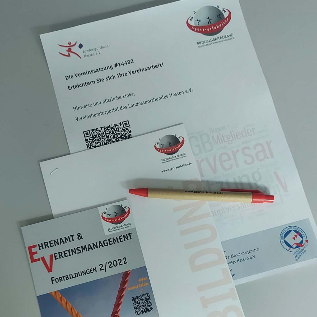 Aktuell läuft unsere erste Präsenzveranstaltung seit langem im Bereich Ehrenamt &amp; Vereinsmanagement mit <a href="/Dr_Frank_Weller/">Dr. Frank Weller 🇩🇪🇮🇱</a>, Vizepräsident Vereinsmanagement @lsb_hessen. 15 Vereinsvertreter:innen erarbeiten Bestimmungen, die Vereinsvorständen ein rechtssicheres Vorgehen ermöglichen.