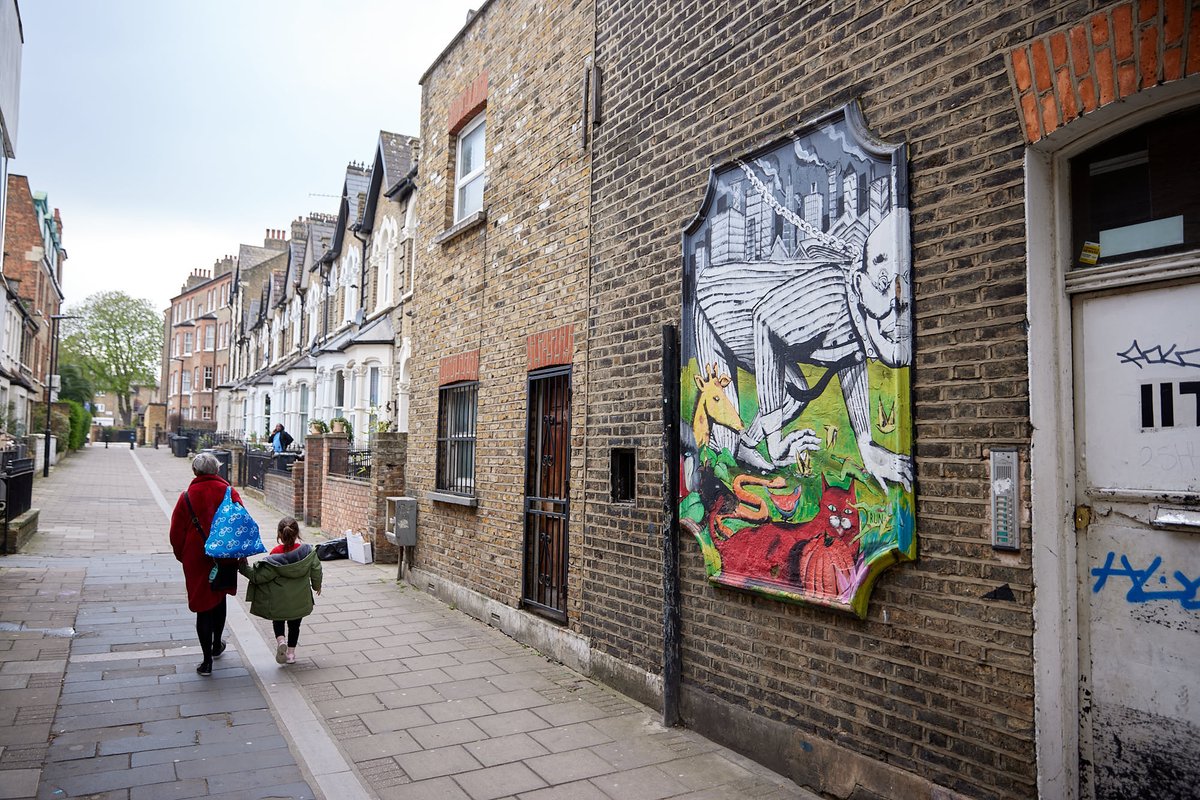 If you're in Hackney, try out the draft walking network. We want it to: 🤝connect key destinations 🧐with quiet and interesting streets 😎so A-to-B walking is easy and enjoyable 2/ footways.london/blog/new-walki…