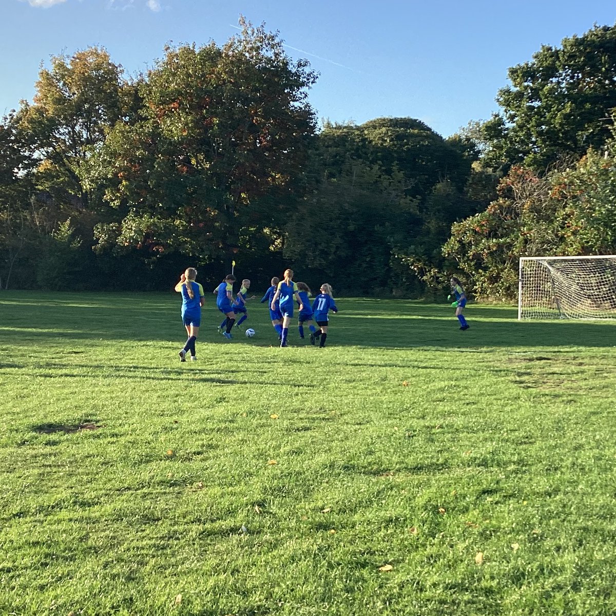 Well done to our school football teams who played yesterday, where the boys won 3-1 and the girls won 2-0. Both teams played amazingly as a team and thank you to <a href="/HWPS/">HWPS</a> for 2 really good games! ⚽️⚽️