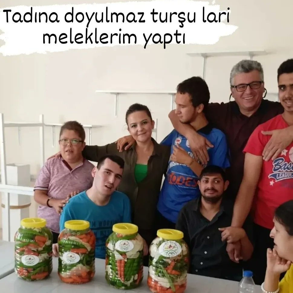 SocedSilifke's tweet photo. #silifke Fen ve Tarım Okulunu İlçe Milli Eğitim Müdürümüz Sayın  @mustafa33sezgin ziyaretin de ,  @SocedSilifke Özel Çocuklar ve ailelerinin katılımı ile kışlık turşu kurduk. @fulyalp https://t.co/JFtTrc9r4Q