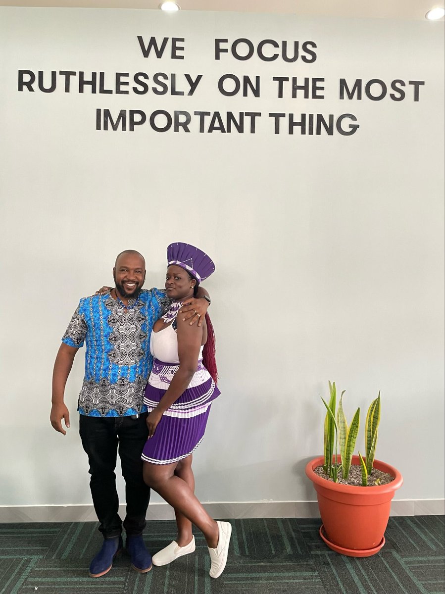wave_ug's tweet photo. As we close the #customerservice week, we pledge to always focus ruthlessly on the most important thing #ourcustomer💪🏿
.
.
#celebrateservice 💙
#SenteZoZizo #WaveUg https://t.co/V8Mttu3YhX