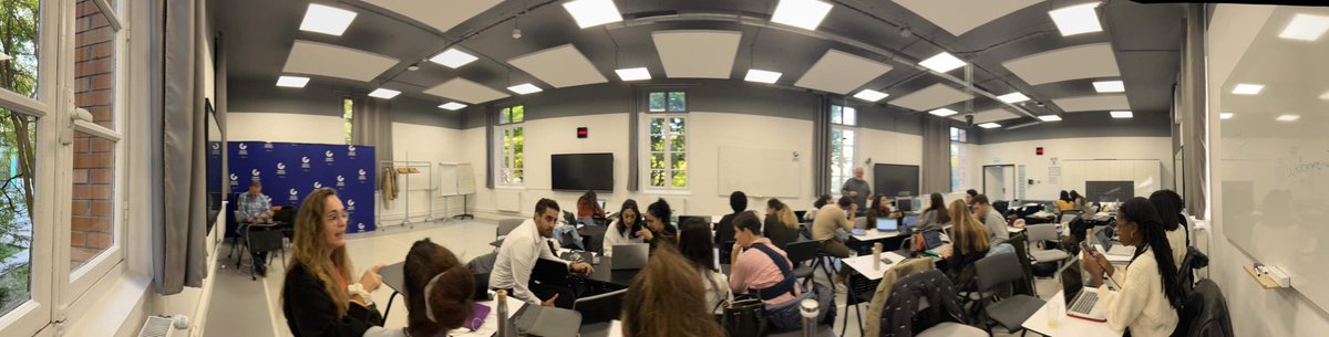 Thank you <a href="/AlaeKettani/">Alae 🅚</a> for capturing our hustle 💻 #work #hustle <a href="/GEM_Digital/">GEM Digital Strategy Management Advanced Masters</a>