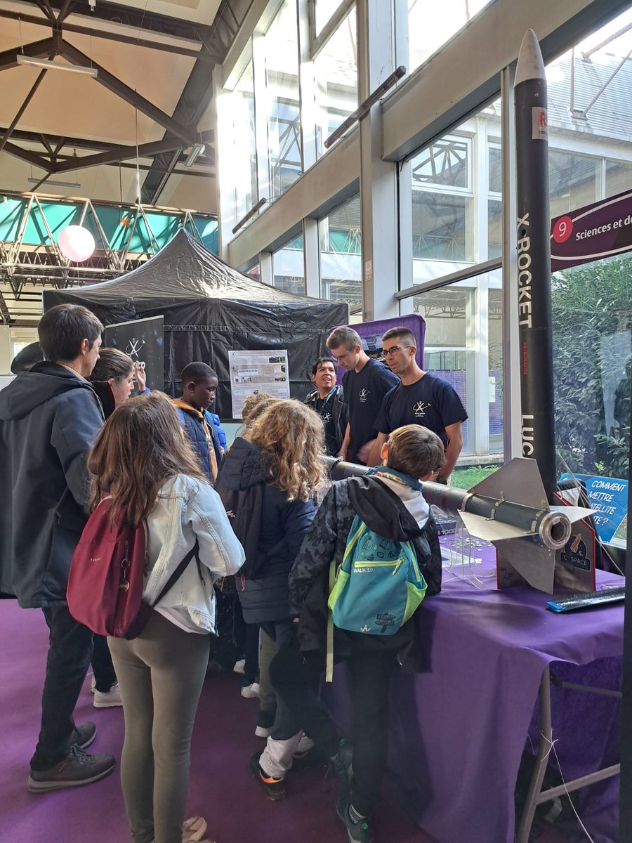 Polytechnique's tweet photo. La Fête de la Science 2022 commence aujourd'hui à l'X avec une journée réservée aux groupes scolaires 👦👧 !! https://t.co/WNn1y5RzIV