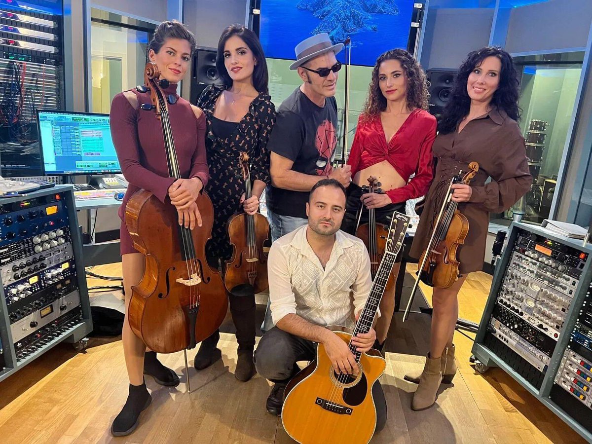 francescobaccin's tweet photo. #archiefrecce piano , quartetto archi, voce, chitarra … ecco il mio nuovo progetto con le #alterechostringquartet https://t.co/jWGW5cQ6hF