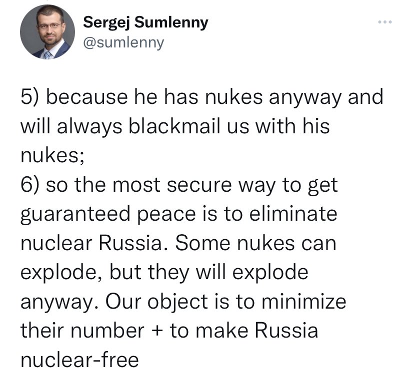 Die Forderung von #Selenskyj nach einem atomaren Präventivschlag ist übrigens nicht neu. Gefordert hatte sowas auch bereits der ehemalige Leiter der Grünen nahen Heinrich-Böll Stiftung in der Ukraine. Es ist eben nur komplett irre!
