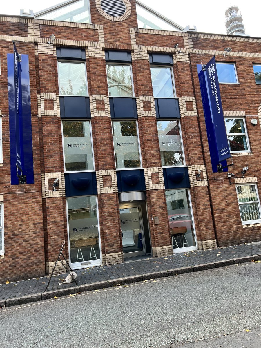 SaferBCU's tweet photo. We are now at SOJ 2 in the heart of St Pauls Sq for our next drop in session. Come and see us to say hi. @BrumUniWMP @BCUSU @SaferStudents #saferstudents #saferbcu https://t.co/NSy1YVrtSX