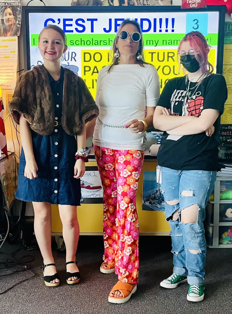 Spanning the decades on the 4th floor in style! 💃🕺#SpiritWeek #decadesday #RockOn #BPatriotProud <a href="/BinghamtonCSD/">Binghamton CSD</a>
