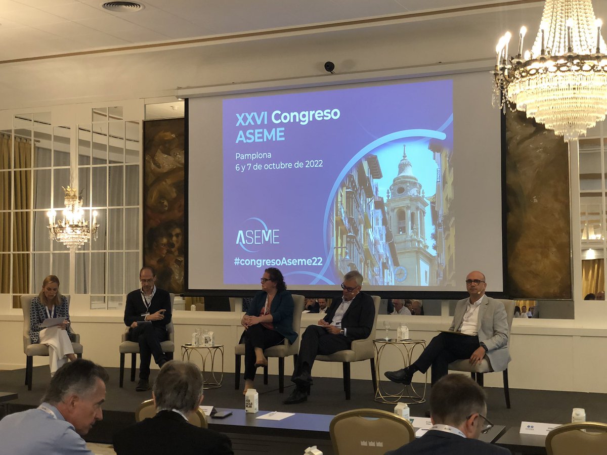 _ASEME's tweet photo. Empieza la mesa redonda sobre #Flexibidad en el sector eléctrico, con @CarmenCgimeno, Alvaro Ryan de @iberdrola, @criscorchero @RVillafafilaR y Daniel Davi de @Endesa #congresoAseme22 #TransicionEnergetica https://t.co/GNhSPjkyU6