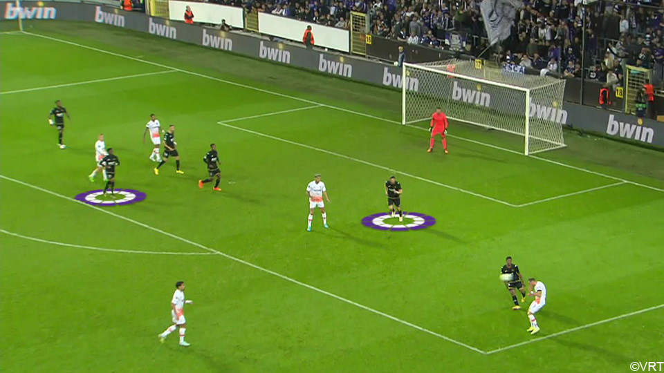 sporza's tweet photo. Gert Verheyen wordt gek van Anderlecht: "Niet Hoedt, maar vooral Diawara gaat in de fout" #UECL #ANDWHU
https://t.co/A9jBRnzIKT https://t.co/LQbTOBaeL2