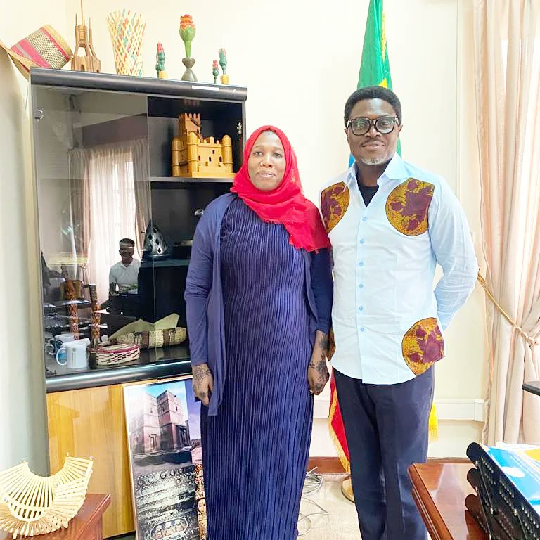 LexyMojoEyes1's tweet photo. Africa Celebrates 2022 19 - 21 October at the African Union in Addis-Ababa. With the Ethiopian Minister of State for Art & Culture, H.E. Nefisa Almahdi Alakib
#AFR22
#africacelebrates22
#lme
#lexymojoeyes
#africafashionambassador
#africanfashionambassador https://t.co/PbxDVchuHt