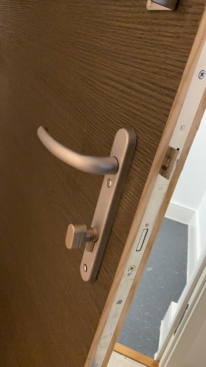 Nice little lock upgrade for this customer. They had recently moved in and wanted good security. We changed a key and key, to a thumbturn lock for fire safety. We provide services in SW and W London 24/7 - 7 days a week. #london #locksmith 0203-151-0531 bit.ly/3Kad3t1