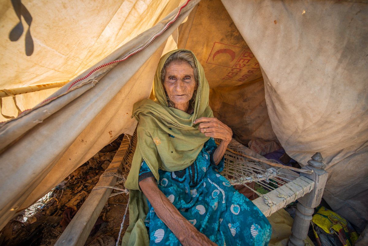 One world 🌏, one family 🤝.

These powerful photographs taken in the aftermath of the devastating floods in Pakistan by our colleague <a href="/Peter_Biro/">Peter Biro</a> remind us of what drives our work: to help alleviate the suffering of every person in need.

🔗 europa.eu/!mNnD9Y
