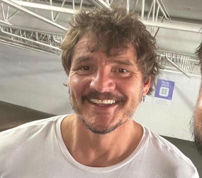ilypedropascal's tweet photo. pedro pascal, i hope u know i love u sm. https://t.co/Jrm7FFVV5K