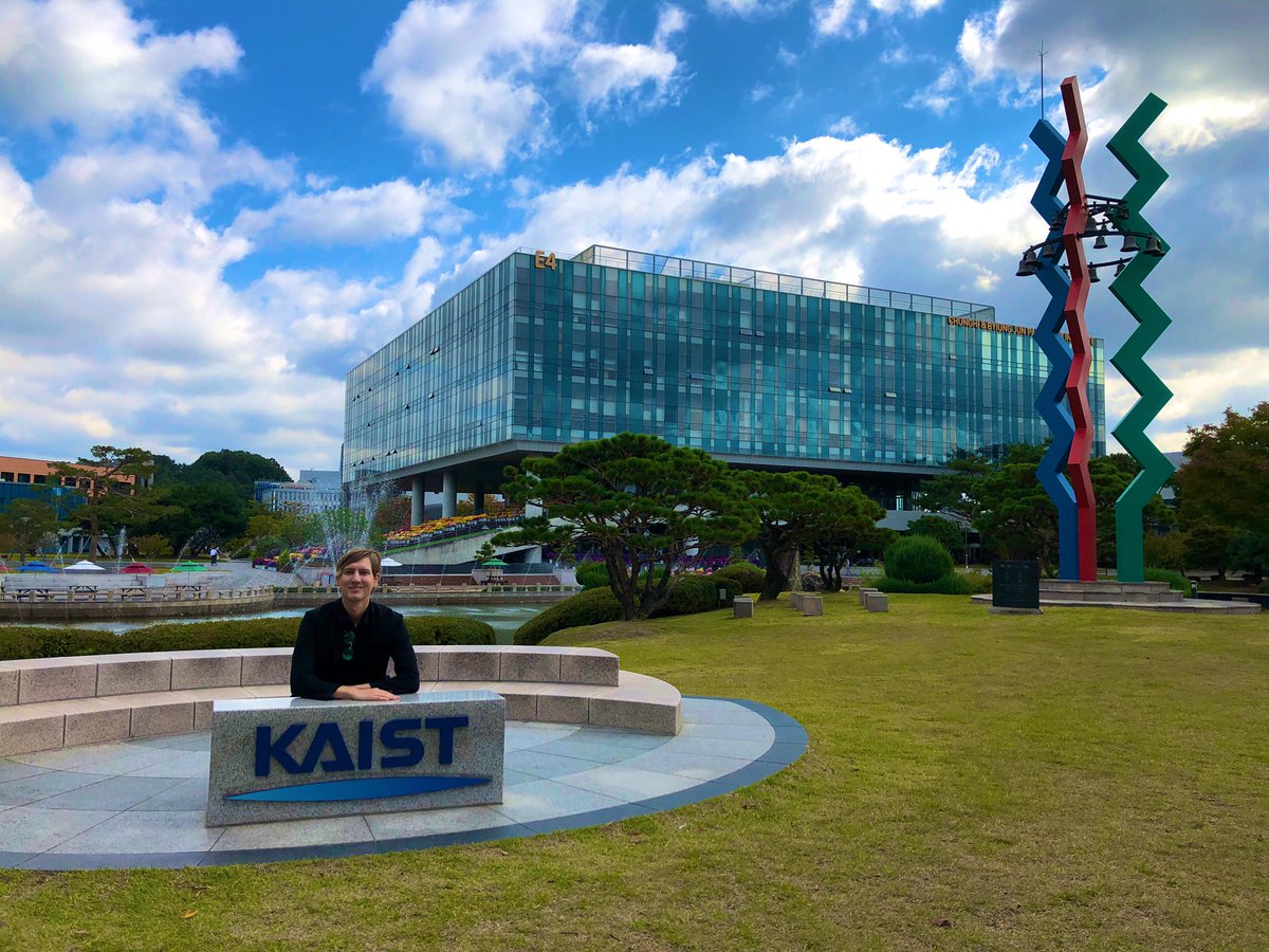 Dr Roger A. Søraa tweet media