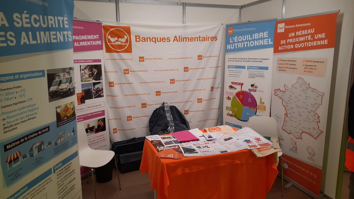 #banquealimentaire Ain.
Présence aujourd hui au salon des maires. Dialogues avec nos partenaires, nos elus sur nos actions.