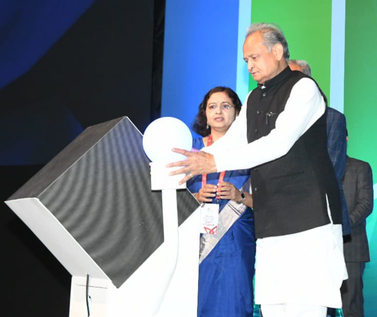 ashokgehlot51's tweet photo. इन्वेस्ट राजस्थान समिट के उद्घाटन सत्र में 33 इंडस्ट्रियल यूनिट्स का शिलान्यास एवं 18 इंडस्ट्रियल यूनिट्स का उद्घाटन कर नए इंडस्��्रियल क्षेत्रों का उद्घाटन किया तथा राजस्थान निवेश प्रोत्साहन योजना (RIPS) 2022 का विमोचन किया। https://t.co/Zp8SaXXQ52