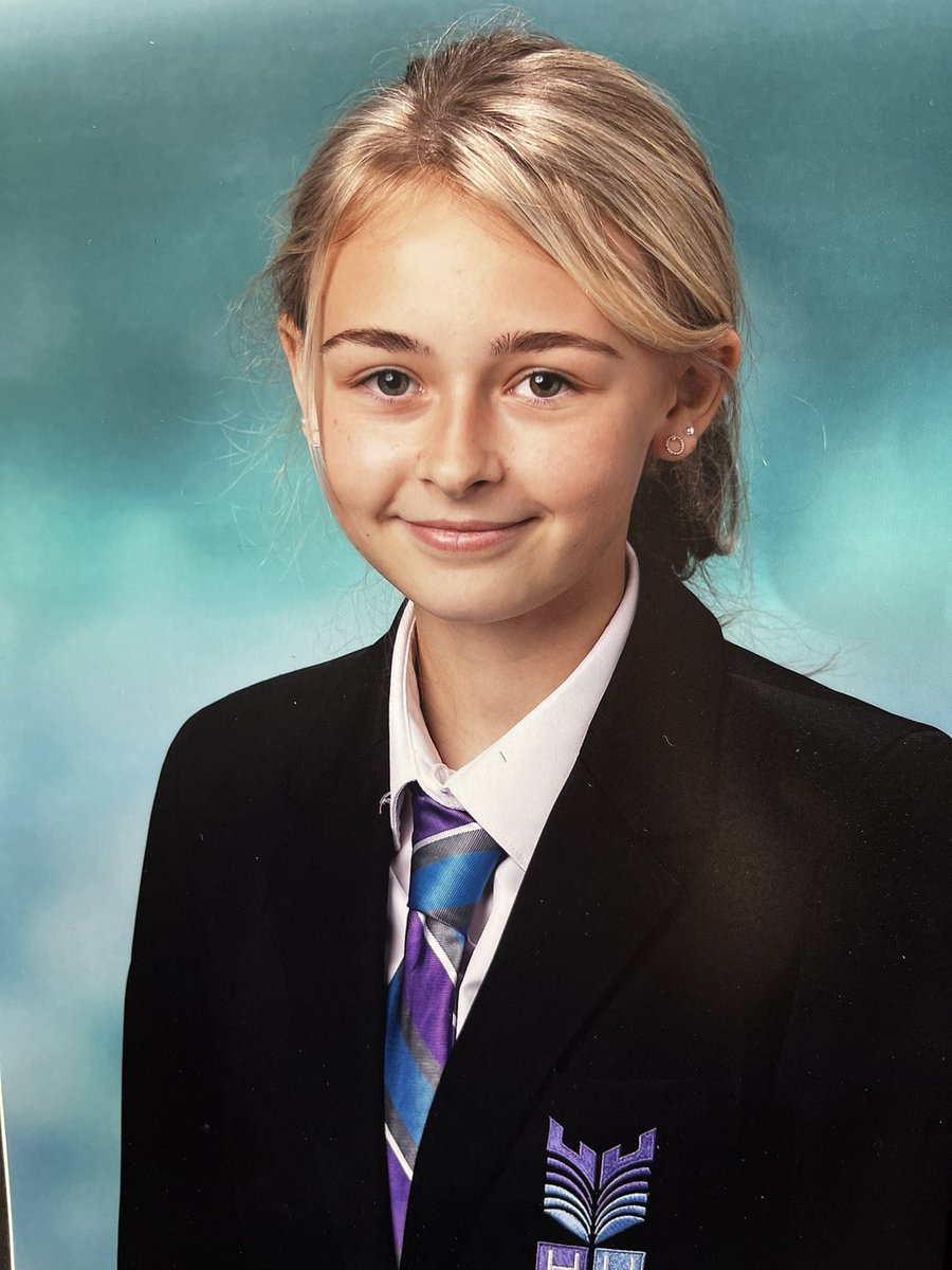 SL18SAM's tweet image. Awwww my girls school pics r bk 😍 wish time would slow down growing way to fast