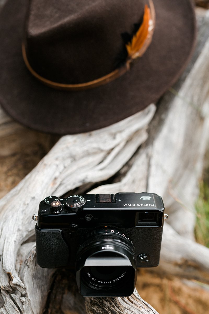 ArtisanObscura's tweet photo. Happy Friday, everyone! ๐ค
#ArtisanObscura #PutAButtonOnIt #InspireYourCraft #SoftReleaseButton #HotShoeCover #CameraAccessories #Craftsmanship #CameraBling #Photographer #Photoshoot #fujifilm #fuji #xpro1 #Friday #CameraGeek https://t.co/ShHAmXogjA