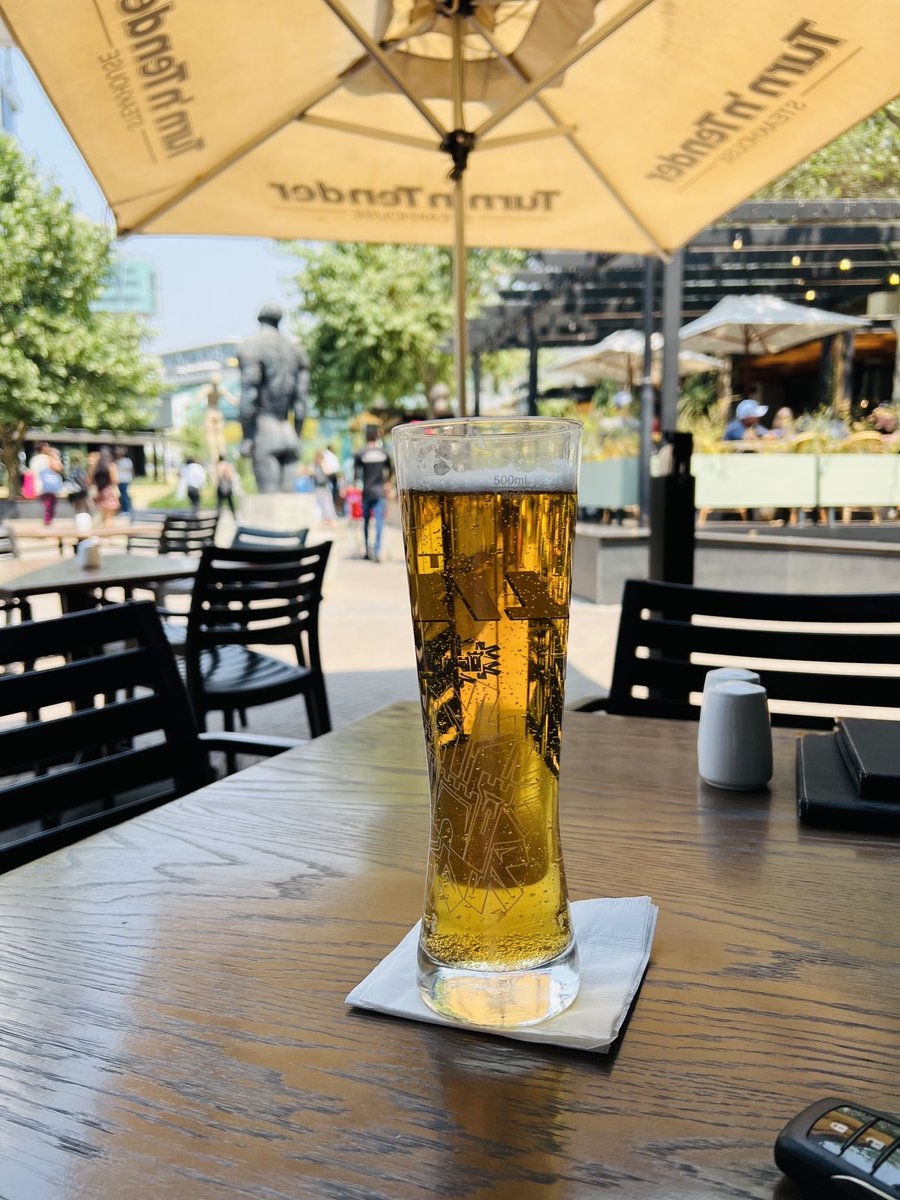 JahaRaMphephu's tweet photo. Close those laptops, it is drinks o’clock now https://t.co/iQ5VDAHsho