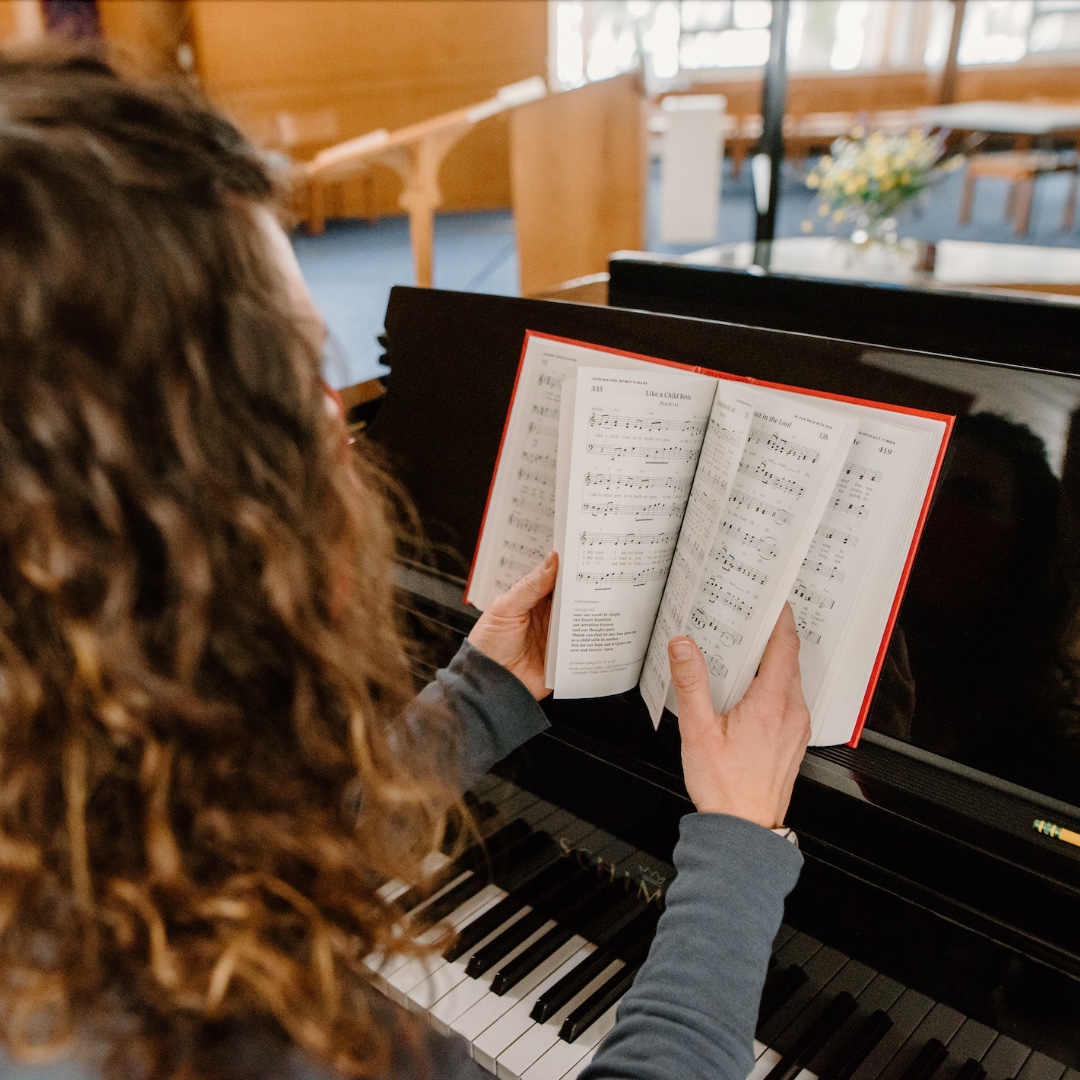 Calvin Seminary faculty, staff, and students are invited to join us for worship in the Seminary Chapel each Wednesday at 10:00am live or on livestream. 

If you can't attend, you can still join us at: calvinseminary.edu/chapel-townhal…