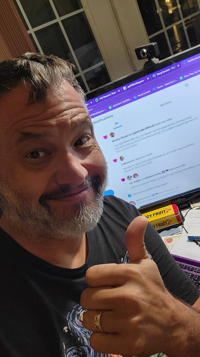 trekker21's tweet photo. Do you have that Friday feeling?! We've got our Homecoming game tonight, and a busy weekend planned!! #FridaySelfie #TGIF #Coffee #Friyay #CountdownToTheWeekend https://t.co/gorCviRfiB