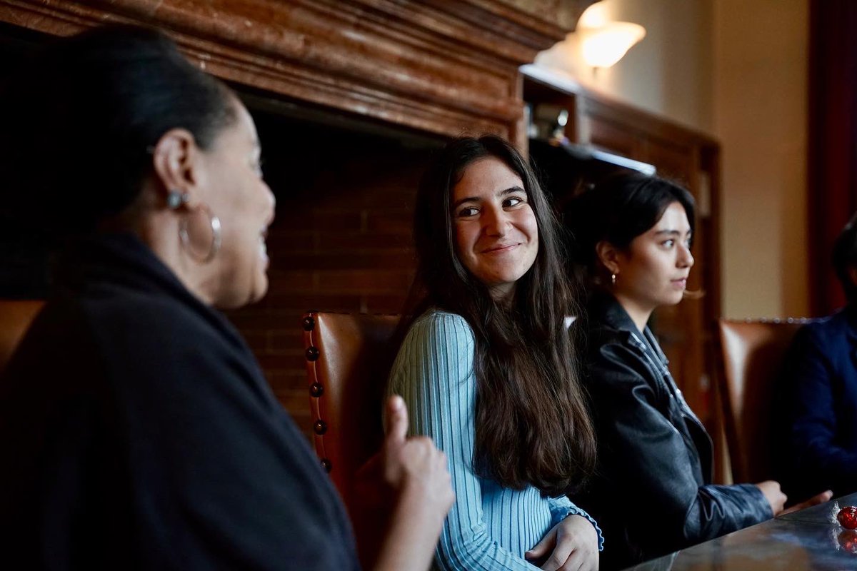 FranklinSwitz's tweet photo. A few days ago, #students met on the Kaletsch Campus for an informal #chat with the #President and the Deans 🤲 it was a nice get-together because it allowed them to understand the unique #opportunities offered #atFUS and the chance to #voice our #views in an #informal setting. https://t.co/FIiXUB4t2G