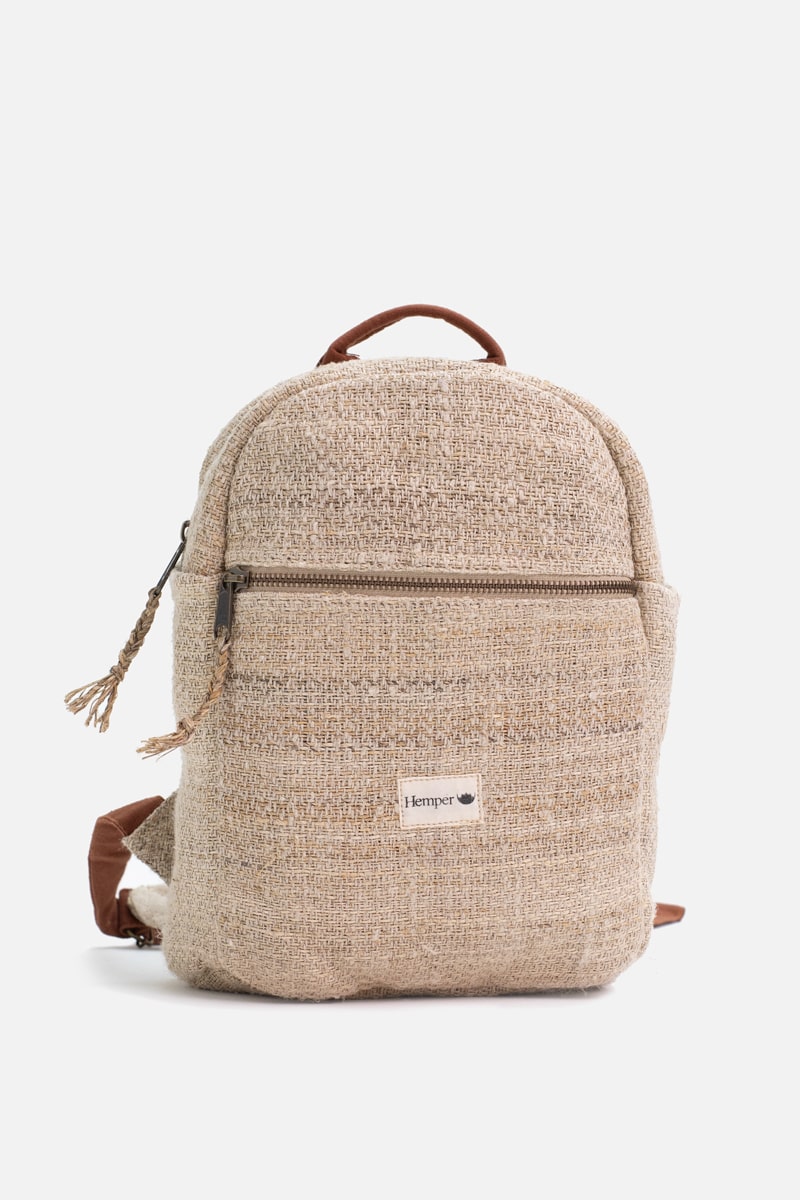 TAlpujarra's tweet photo. 👉#HEMPER hace una línea de mochilas y bolsos 👜 de diseño #viajero, trotamundos, con acabados de primera calidad, robustos y fuertes, con herrajes resistentes y diseño muy práctico, sobre todo con la belleza que da el tejido natural, #rústico y salvaje, lo tenemos en #Capileira https://t.co/t2OyBCoIOl