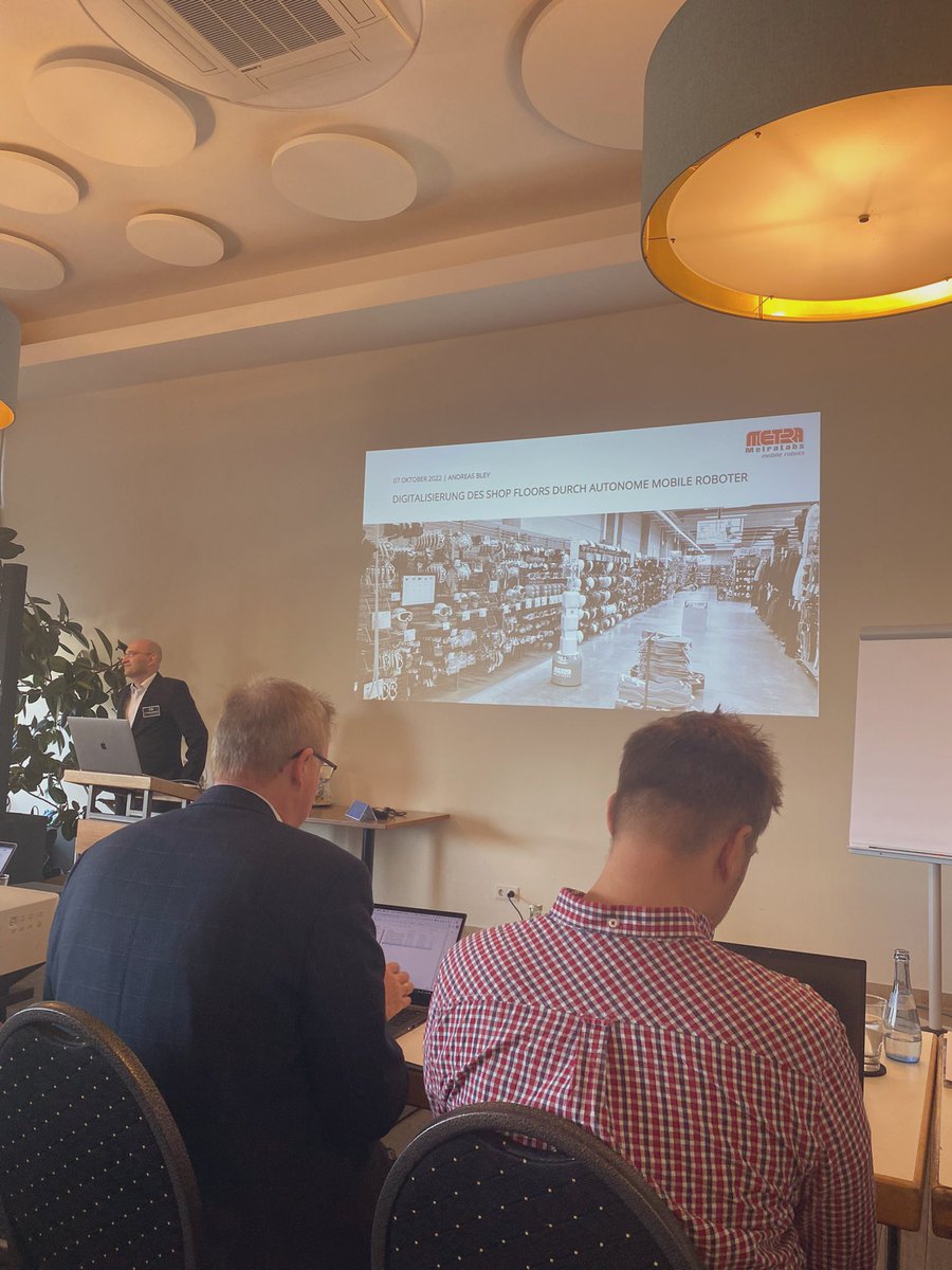 innoretail's tweet photo. Vielen Dank an Dr. Andreas Bley für seinen Vortrag: „Digitalisierung des Shop Floors durch Autonome Mobile Roboter“ https://t.co/cdcZBdjxFN