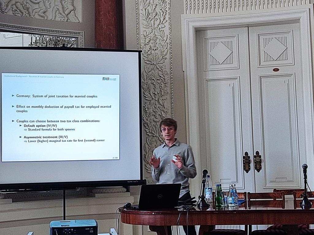 GRAPE_ORG's tweet photo. Johannes Koekeis on tasks within household and taxes #GGaps2022 https://t.co/ztyskLIBRF