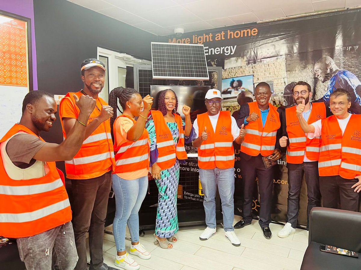 Le #Libéria 🇱🇷 devient le 10ème pays à lancer #OrangeEnergie. 🎯 Notre ambition : rendre accessible, au plus grand nombre, une énergie propre et abordable. Plus de 100 000 foyers sont déjà électrifiés grâce à notre service #InclusionEnergétique 💡