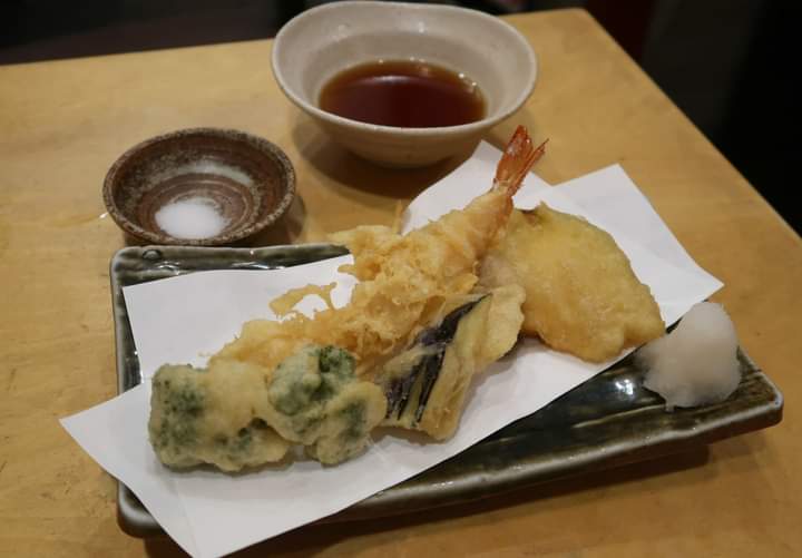 hirokiatarashi's tweet photo. 「すだちそば発祥の店」は、パイオニアたる誇りと

威厳に満ちた味わいでした！ 東中野・手打ちそば　睦 #東中野流　

https://t.co/g7jyvYrCU7 https://t.co/St9o11Lo61