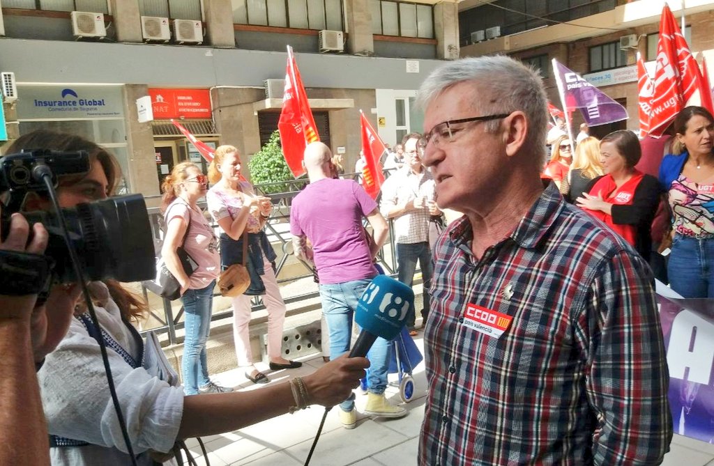 ccoopv's tweet photo. 📣 Durant la pandèmia han sorgit 573 nous multimilionaris que acumulen el 13,9 % del PIB mundial. Cada dia 700.000 persones cauen en la pobresa. La #JustíciaSalarial és una pedra angular del contracte social entre classe treballadora, governs i empreses. @ccooam @ccoopv_cnord https://t.co/ym3dSlf93G