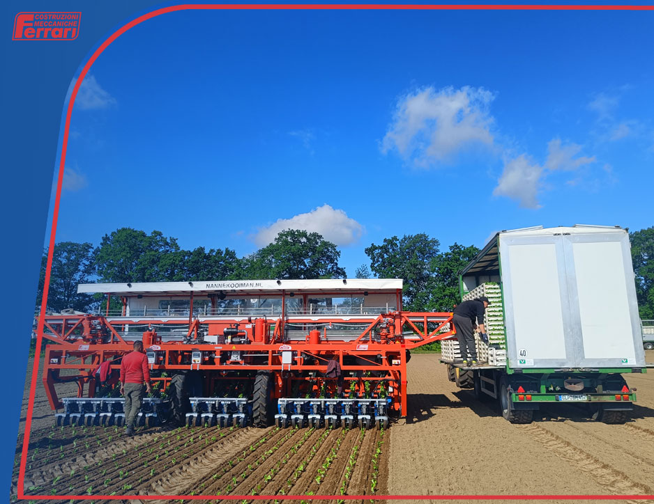 FerrariSrl's tweet photo. With the #Ferrari Fastblock #transplanter you can proceed effectively and precisely. Here we transplant 17 lines in one pass. Simply amazing ➡ https://t.co/PzO1qF9Vav https://t.co/8loSzQ3EXg