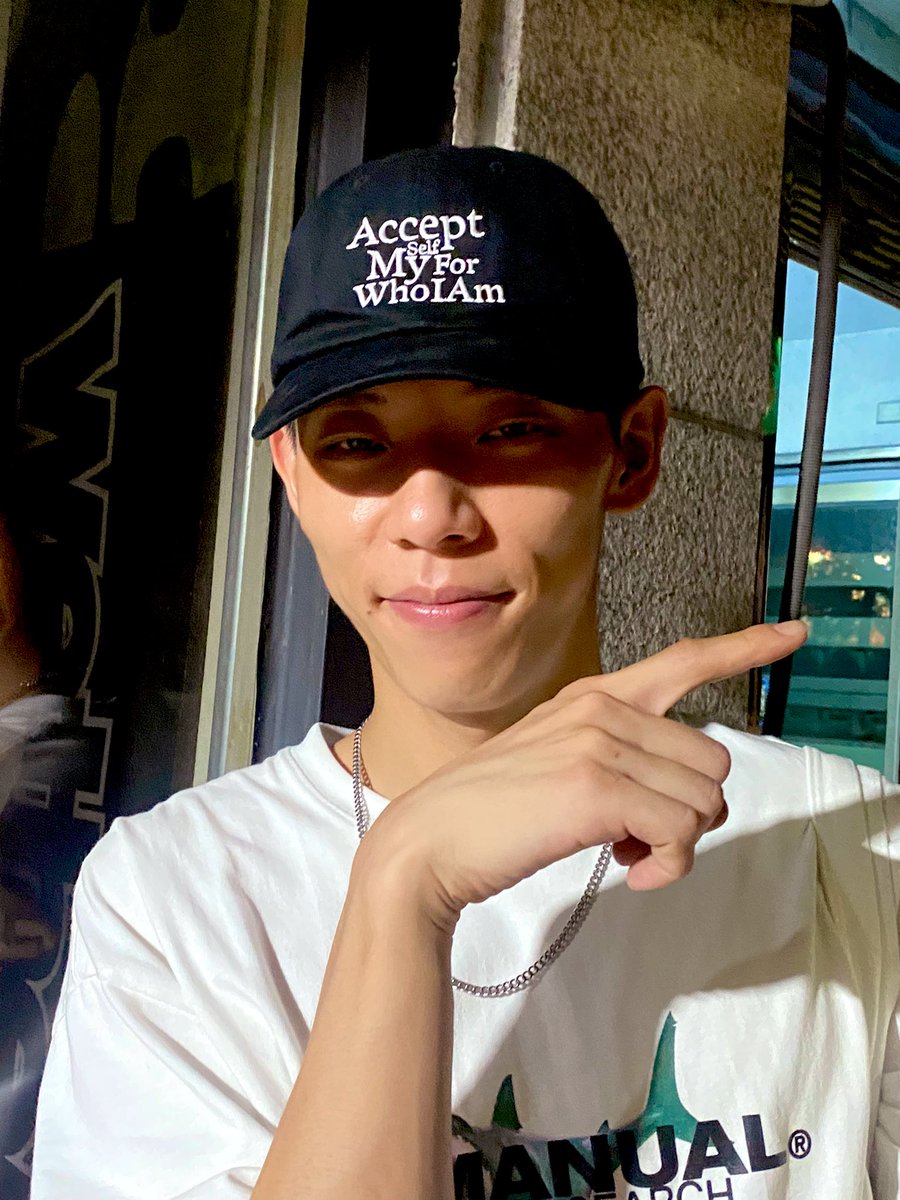 xxkgof's tweet photo. 누구게요~? https://t.co/qAYsO75JQb