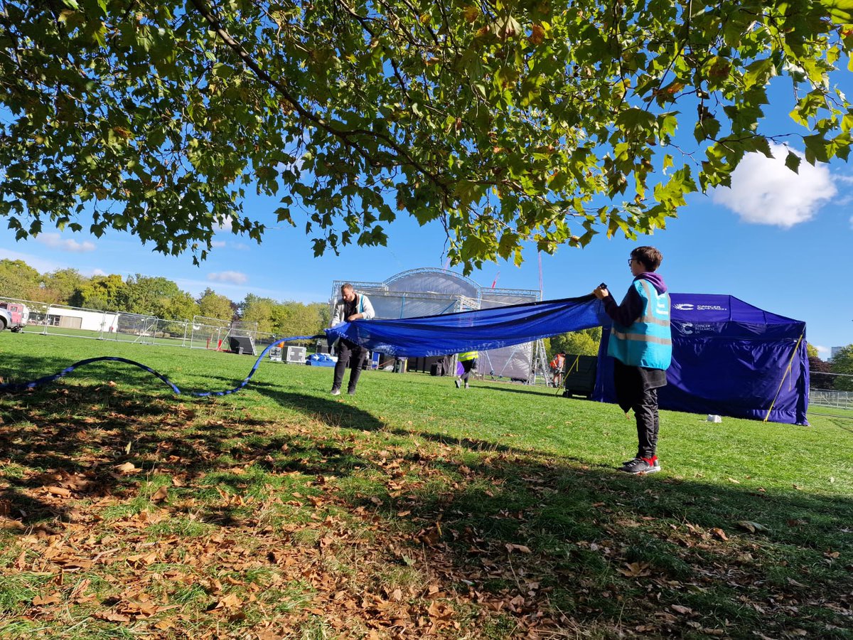 #Southwark Cadets so proud to support <a href="/CR_UK/">Cancer Research UK</a> #ShineWalk event! Cheering all the Shiners, helping stewards &amp; organisers, local young people out making a difference! #TogetherWeCanBeatCancer 🏆🏆👏👏 @DanielRIvey <a href="/MPSSouthwark/">Southwark Police | Central South BCU</a> <a href="/YOULondon1/">YOU London</a> <a href="/MPSCommunities/">#TheMet within communities</a>