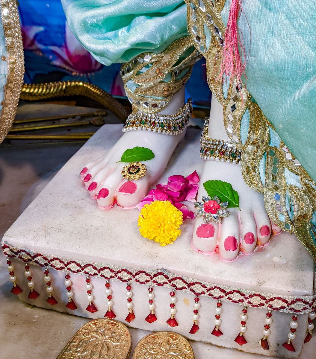 IskconAligarh's tweet photo. #Arjun #Krishna #deities(called as #Arjun #Varshney #Krishna) #Darshan,
#Iskcon #Aligarh #Gita #Gyan #Mandir, #Harduaganj. 07.10.2022
Photography courtesy of Mayapur Chandra (KRD) Prabhuji.
#APNA #SAHAYOGI #PREMI #PARIVAR.
#अपना #सहयोगी #प्रेमी #परिवार | https://t.co/L3E7izc6zJ