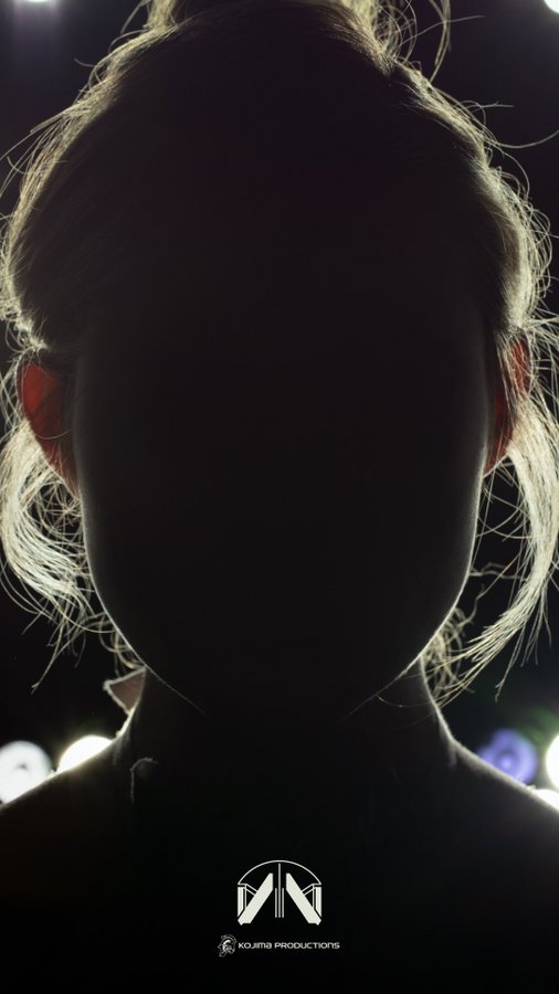 HIDEO_KOJIMA_EN's tweet photo. TGS→"WHO"→ ELLE
PAX→"WHERE"→???
???→"???"→??? https://t.co/bbeTBsUtLe