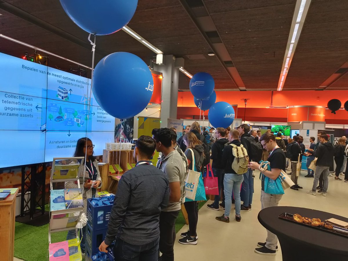 Het is lekker druk op de stand tijdens het HBO ICT Job &amp; Student Event in de Jaarbeurs in Utrecht! 😊
#infosupport #hboict #informatica #itafstuderen